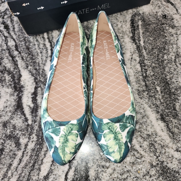 (8M) NIB Kate & Mel Pollyans Ballet Flat in Palm Print Summer Tropical Vacation - Picture 2 of 5